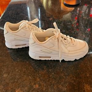 Nike Air Max size 3Y white